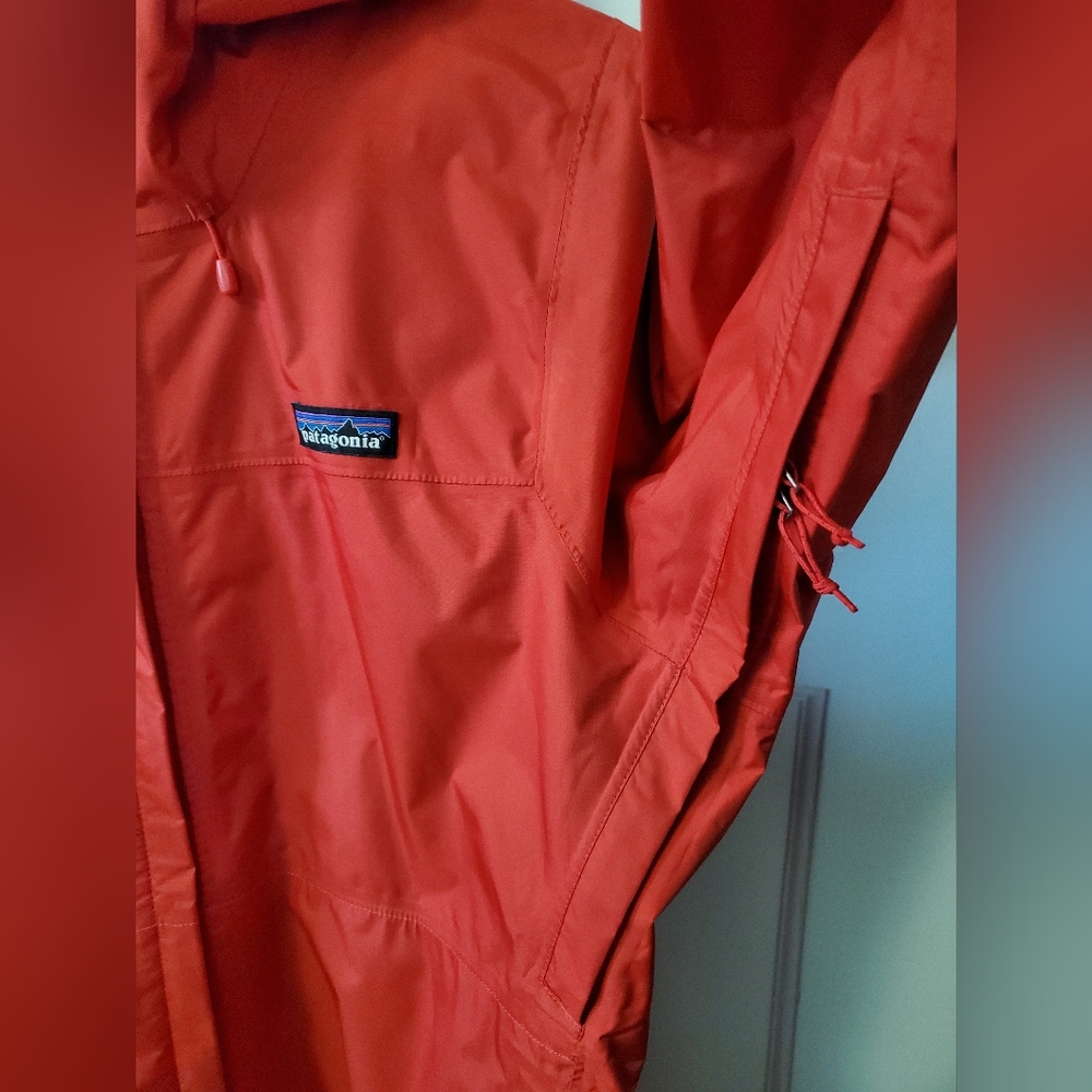 Patagonia Womens Torrentshell Raincoat - Picture 5 of 12